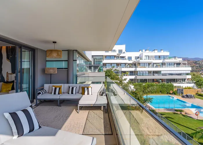 Modern 3 Bedroom With Sea Views *