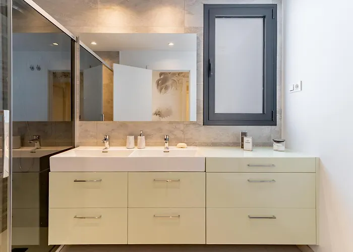 Modern 3 Bedroom With Sea Views * Estepona